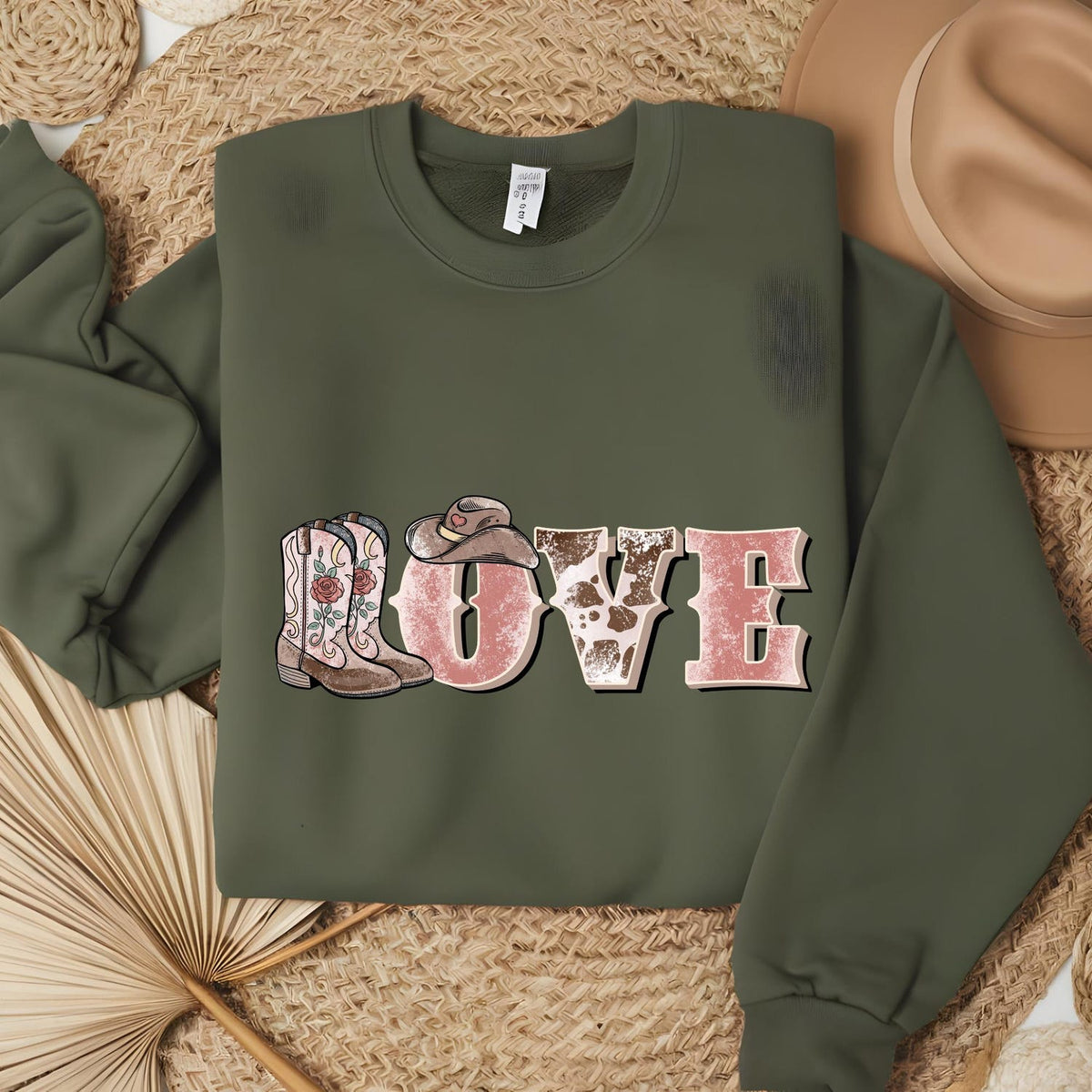 Valentines Day - Western Valentine's Day Shirt, Cow Lover, Cowgirl Sweatshirt Gift, Highland Cow Valentine's Day Sweatshirt, Werstern Gift Shirt.